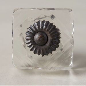 Anthropologie Deco Knob Set